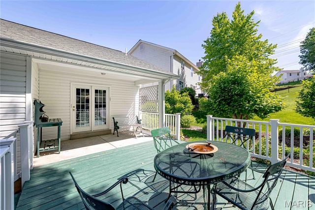 3067 Crystal Lake Drive, St Louis, MO 63129