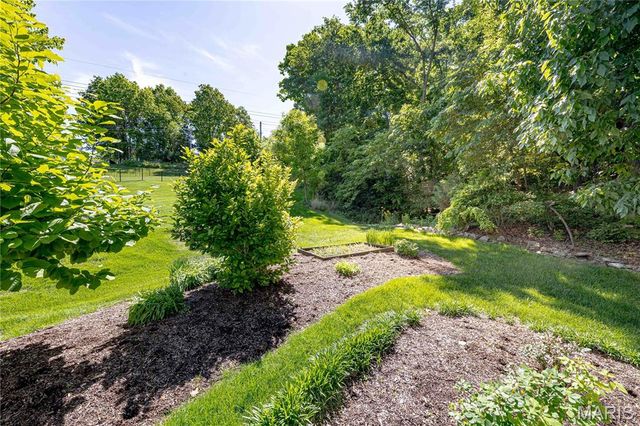 3067 Crystal Lake Drive, St Louis, MO 63129
