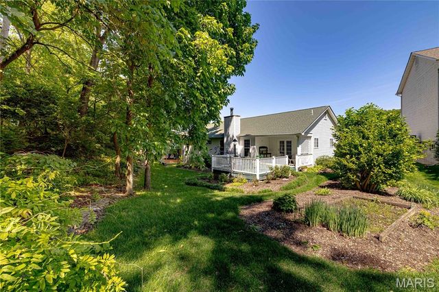 3067 Crystal Lake Drive, St Louis, MO 63129