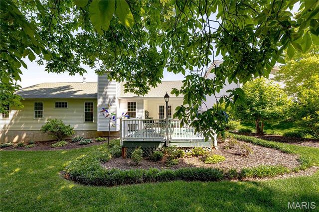 3067 Crystal Lake Drive, St Louis, MO 63129
