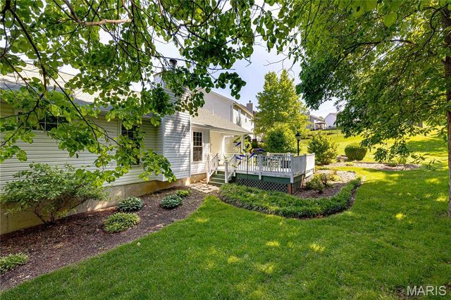3067 Crystal Lake Drive, St Louis, MO 63129