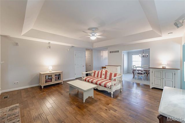 3067 Crystal Lake Drive, St Louis, MO 63129