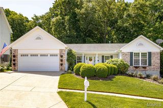 3067 Crystal Lake Drive, St Louis, MO 63129