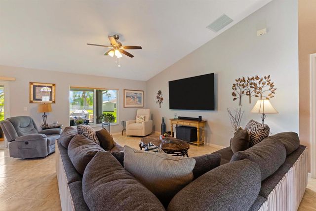 4025 SW Kadlic Street, Port St. Lucie, FL 34953