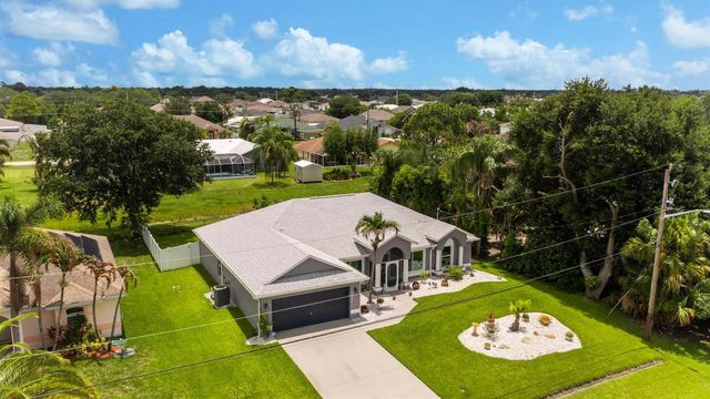 4025 SW Kadlic Street, Port St. Lucie, FL 34953