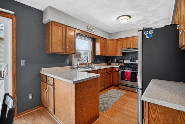 1604 Rustic Drive, Sun Prairie, WI 53590