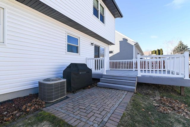 1604 Rustic Drive, Sun Prairie, WI 53590