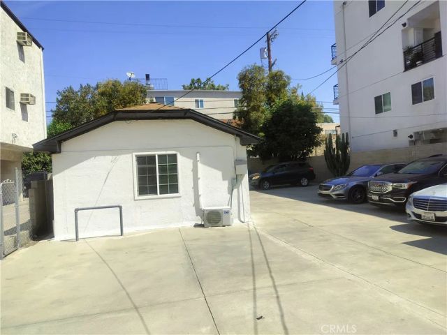 14833 Victory, Van Nuys, CA 91411