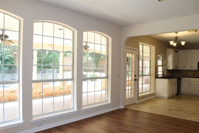 2719 Hidden Lake Drive, Grapevine, TX 76051