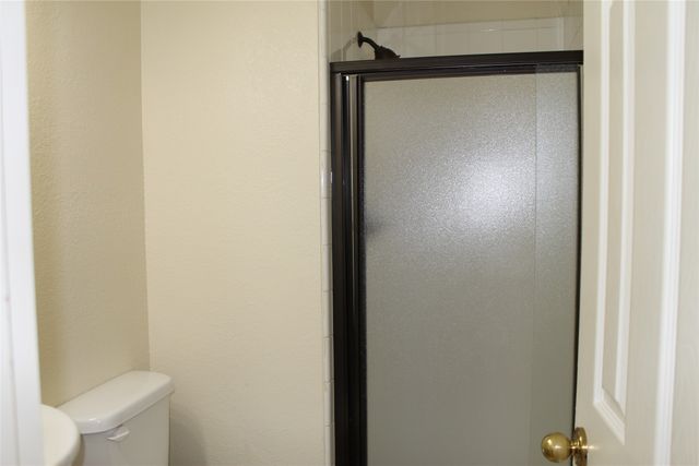 2719 Hidden Lake Drive, Grapevine, TX 76051