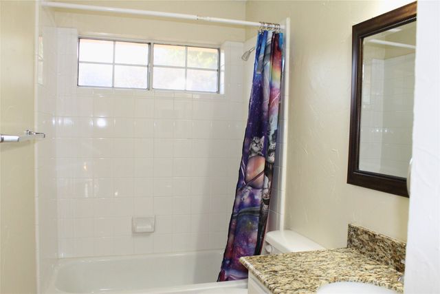 2719 Hidden Lake Drive, Grapevine, TX 76051