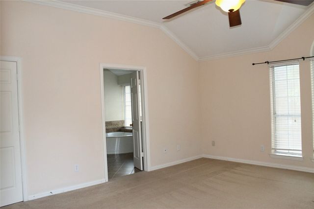 2719 Hidden Lake Drive, Grapevine, TX 76051