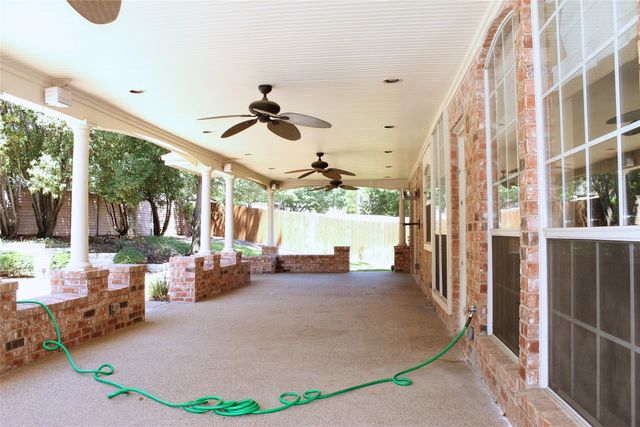 2719 Hidden Lake Drive, Grapevine, TX 76051