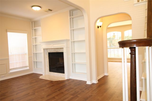 2719 Hidden Lake Drive, Grapevine, TX 76051