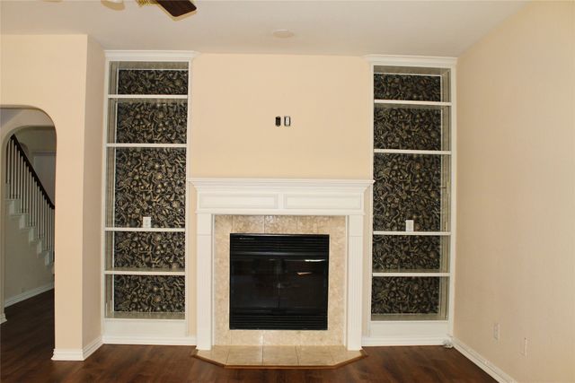 2719 Hidden Lake Drive, Grapevine, TX 76051