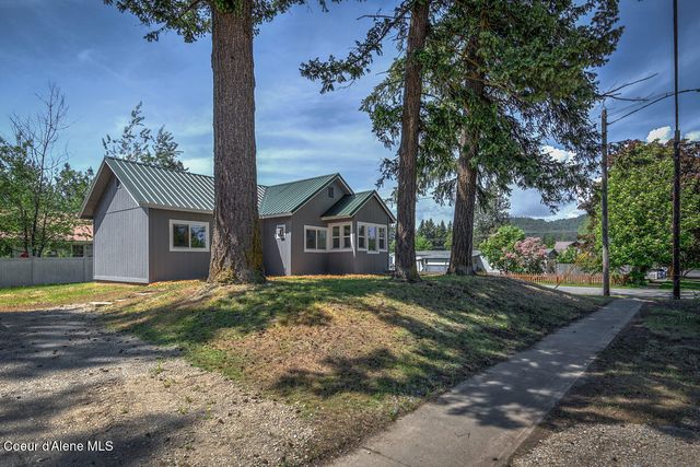 32084 N 6th AVE, Spirit Lake, ID 83869