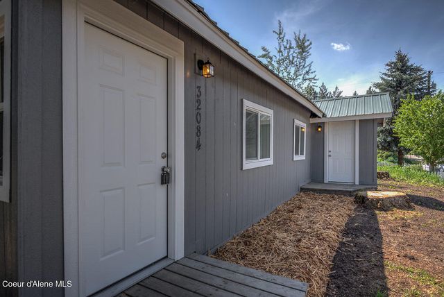 32084 N 6th AVE, Spirit Lake, ID 83869