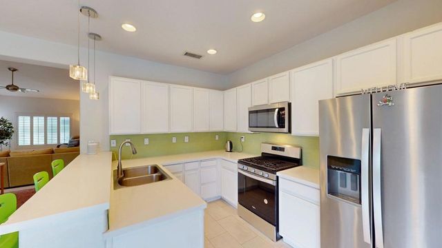 2340 N Paseo De Anza, Palm Springs, CA 92262