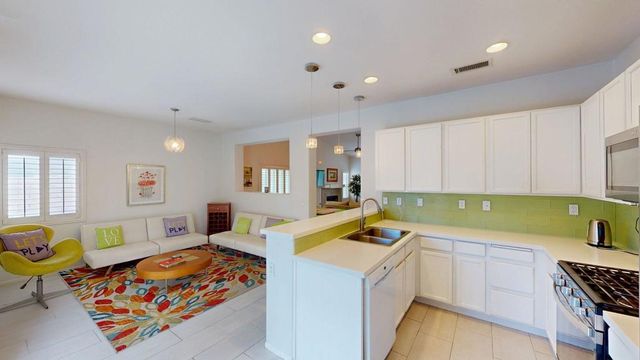 2340 N Paseo De Anza, Palm Springs, CA 92262