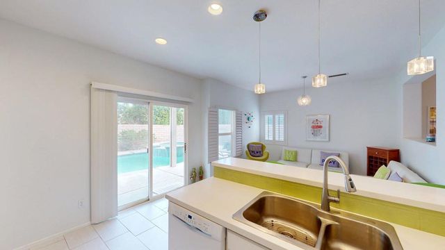 2340 N Paseo De Anza, Palm Springs, CA 92262