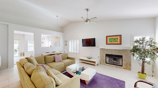 2340 N Paseo De Anza, Palm Springs, CA 92262