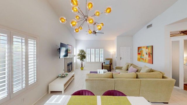 2340 N Paseo De Anza, Palm Springs, CA 92262