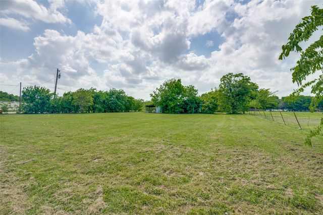 805 Paul Wilson Road, St Paul, TX 75098