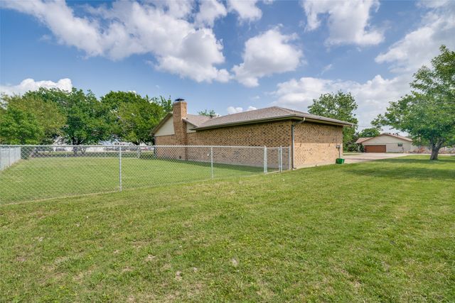 805 Paul Wilson Road, St Paul, TX 75098