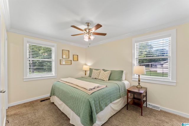 936 PINEWOOD AVENUE, Bessemer, AL 35023