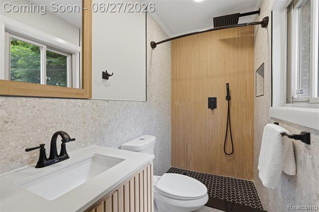 27407 Buckingham Street, Livonia, MI 48154