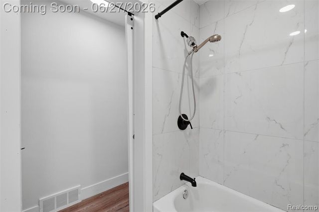 27407 Buckingham Street, Livonia, MI 48154