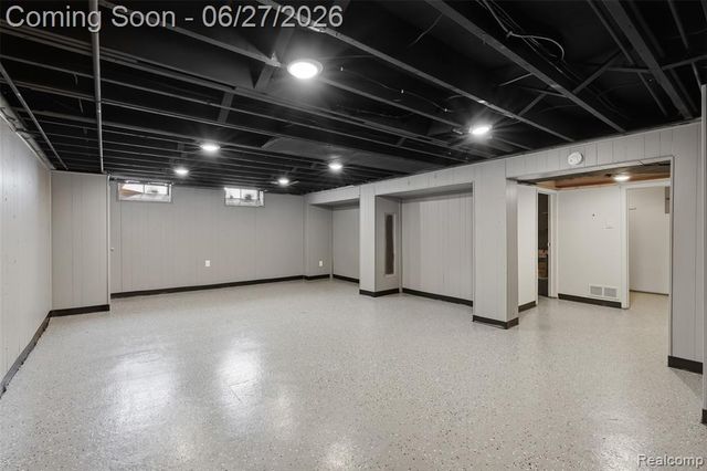 27407 Buckingham Street, Livonia, MI 48154