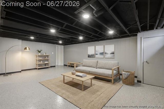 27407 Buckingham Street, Livonia, MI 48154
