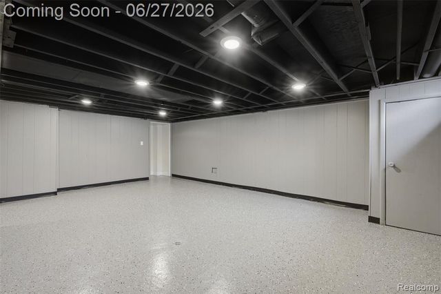 27407 Buckingham Street, Livonia, MI 48154