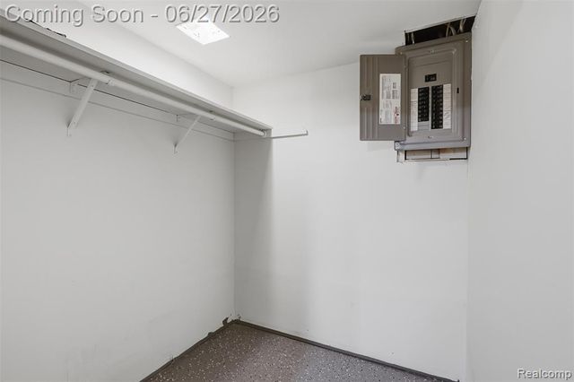 27407 Buckingham Street, Livonia, MI 48154