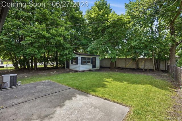 27407 Buckingham Street, Livonia, MI 48154