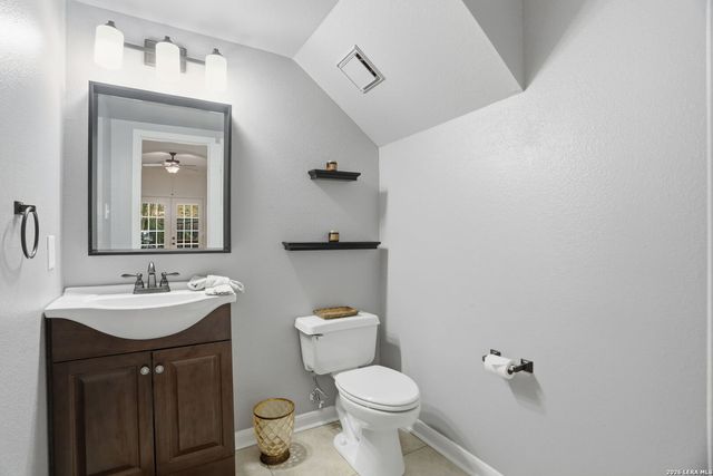 13502 CHARTER BEND DR, San Antonio, TX 78231