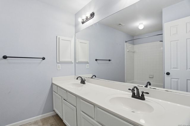 13502 CHARTER BEND DR, San Antonio, TX 78231
