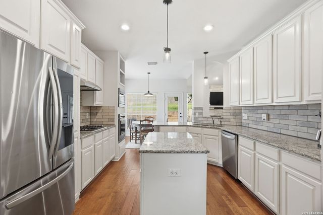 13502 CHARTER BEND DR, San Antonio, TX 78231
