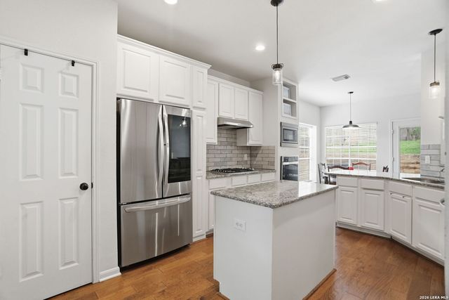 13502 CHARTER BEND DR, San Antonio, TX 78231