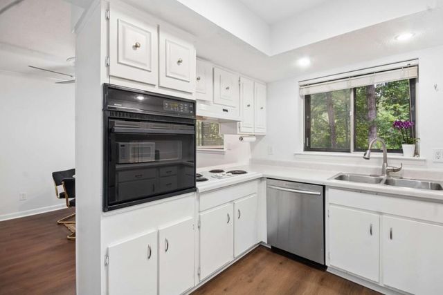 7345 Cardigan Circle, Atlanta, GA 30328