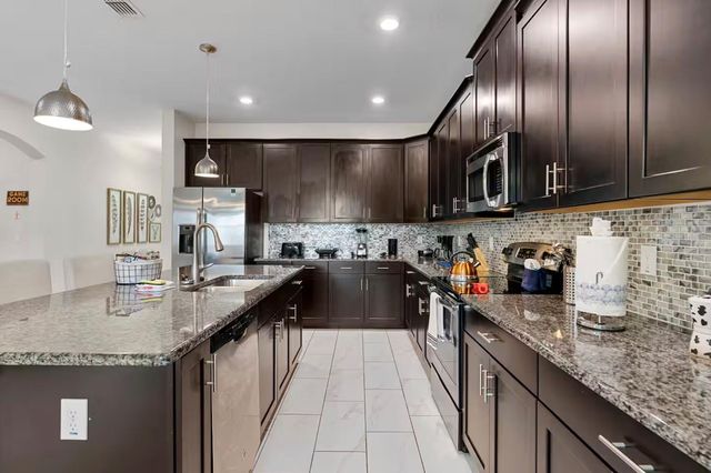 4700 SLEEPY HOLLOW DRIVE, Kissimmee, FL 34746