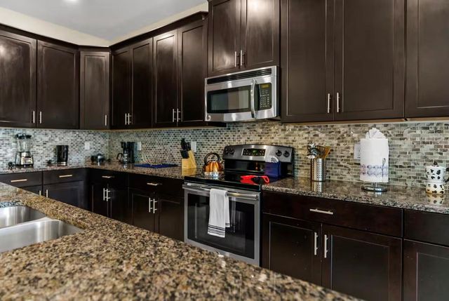 4700 SLEEPY HOLLOW DRIVE, Kissimmee, FL 34746