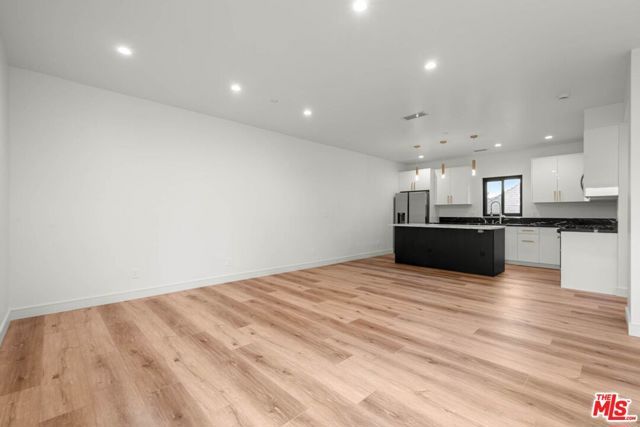 1920 S Sherbourne Drive, Los Angeles, CA 90034