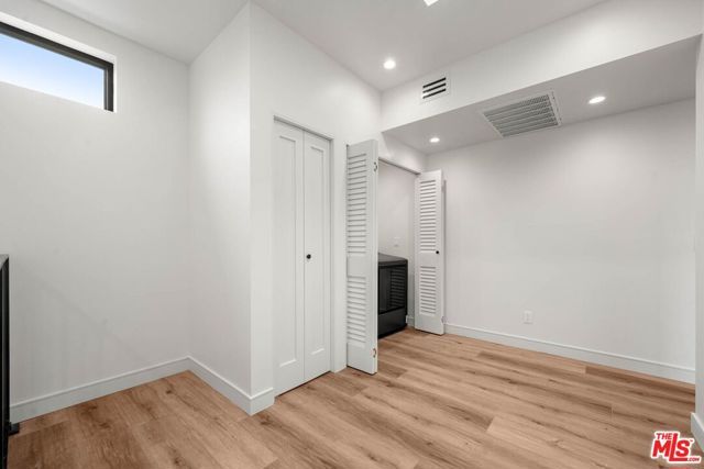 1920 S Sherbourne Drive, Los Angeles, CA 90034