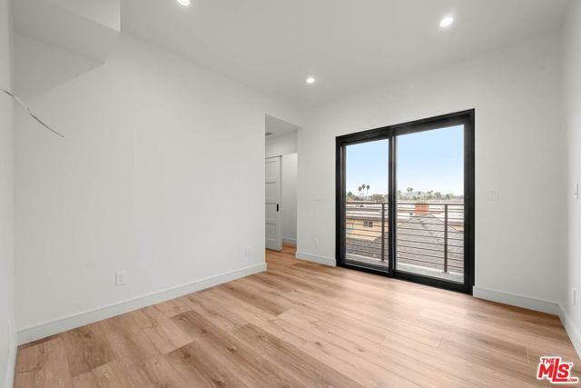 1920 S Sherbourne Drive, Los Angeles, CA 90034