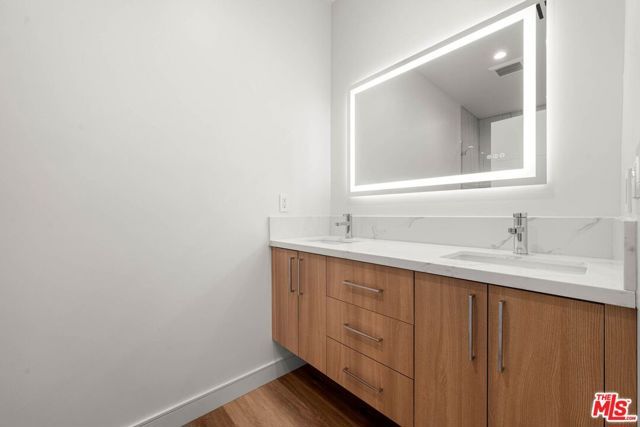 1920 S Sherbourne Drive, Los Angeles, CA 90034