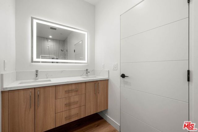 1920 S Sherbourne Drive, Los Angeles, CA 90034