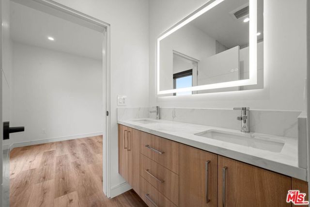 1920 S Sherbourne Drive, Los Angeles, CA 90034