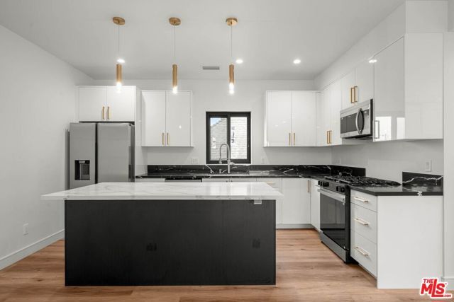 1920 S Sherbourne Drive, Los Angeles, CA 90034